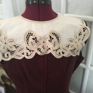 Chic Cream Lace Collar with Button Detail, preloved